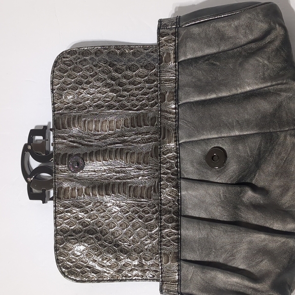 New silver Guess glamour mini  VY209833 - Picture 4 of 12